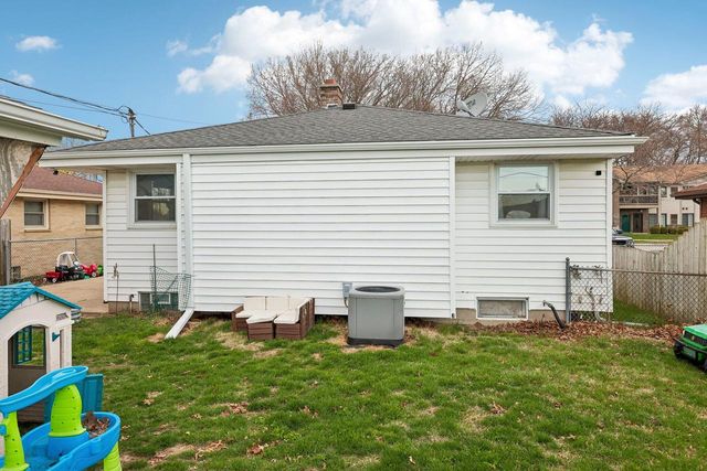 1431 24th STREET, Kenosha, WI 53140