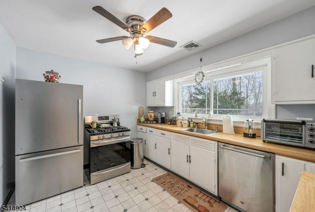 320 Cedar Hill Ave, Wyckoff Twp., NJ 07481