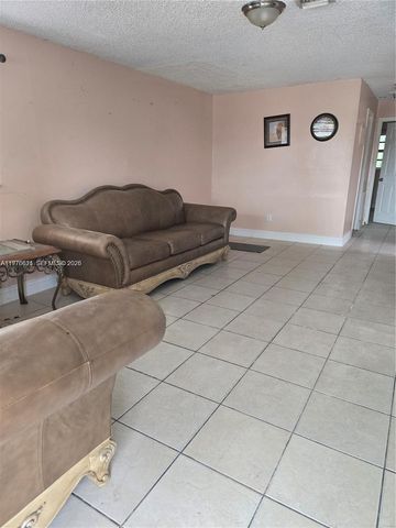 2111 NW 26th Ave 2111, Fort Lauderdale, FL 33311