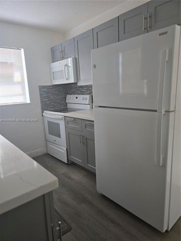 2111 NW 26th Ave 2111, Fort Lauderdale, FL 33311