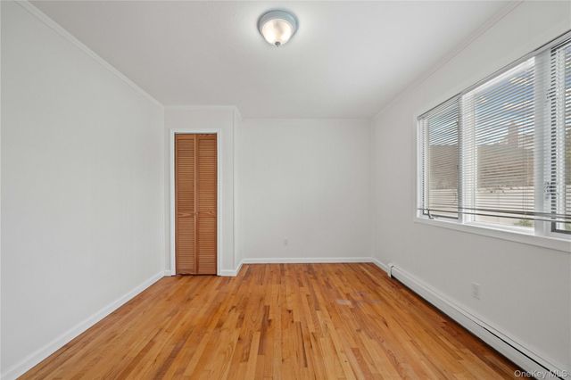 1051 Park Lane N, Franklin Square, NY 11010