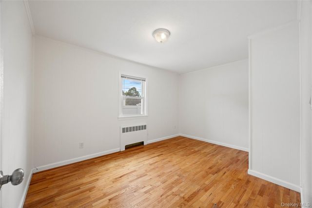 1051 Park Lane N, Franklin Square, NY 11010