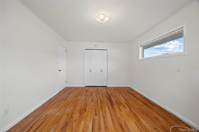 1051 Park Lane N, Franklin Square, NY 11010