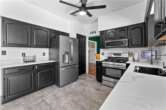 440 Fleming CIR, Chesapeake, VA 23323
