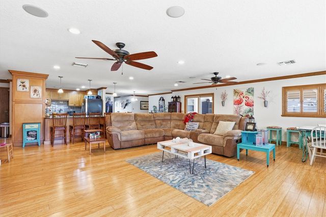 807 W RUSSELL DRIVE, Plant City, FL 33563