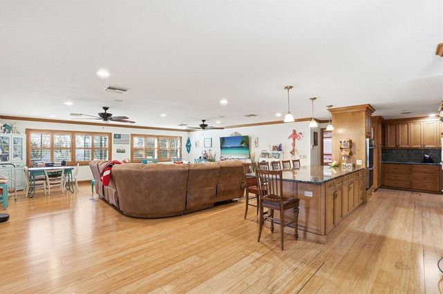 807 W RUSSELL DRIVE, Plant City, FL 33563