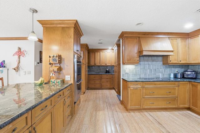 807 W RUSSELL DRIVE, Plant City, FL 33563