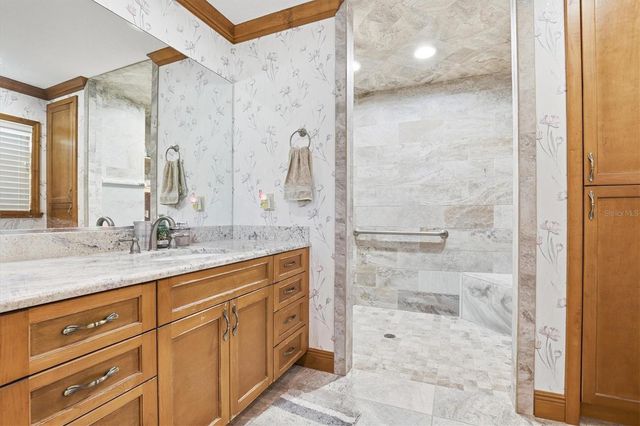 807 W RUSSELL DRIVE, Plant City, FL 33563