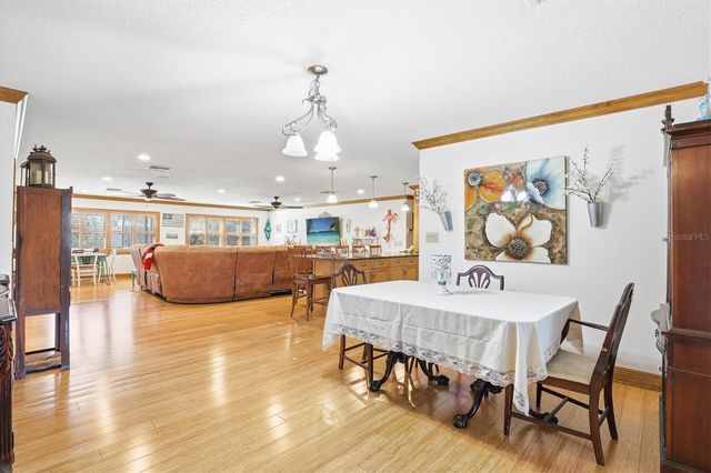 807 W RUSSELL DRIVE, Plant City, FL 33563