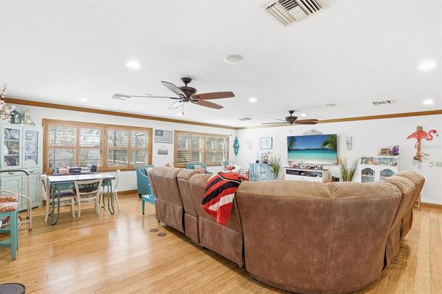 807 W RUSSELL DRIVE, Plant City, FL 33563