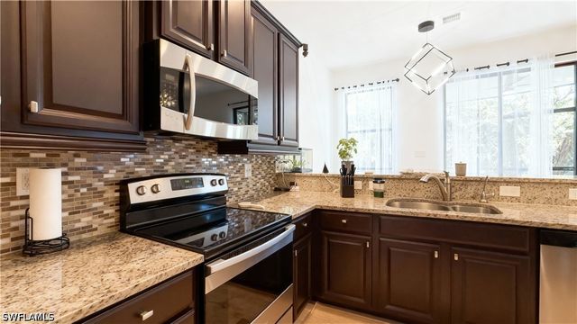 15286 SUMMIT PLACE CIR 175, Naples, FL 34119