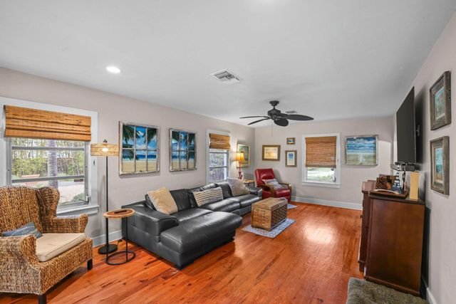 304 SE 4th Avenue, Delray Beach, FL 33483