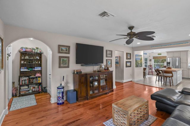 304 SE 4th Avenue, Delray Beach, FL 33483