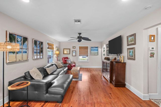 304 SE 4th Avenue, Delray Beach, FL 33483