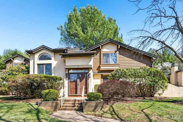 627 Sayre Drive, Plainsboro, NJ 08540