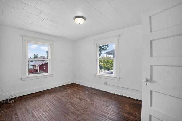 616 Kimball Avenue, Waterloo, IA 50701