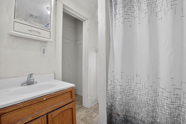 616 Kimball Avenue, Waterloo, IA 50701