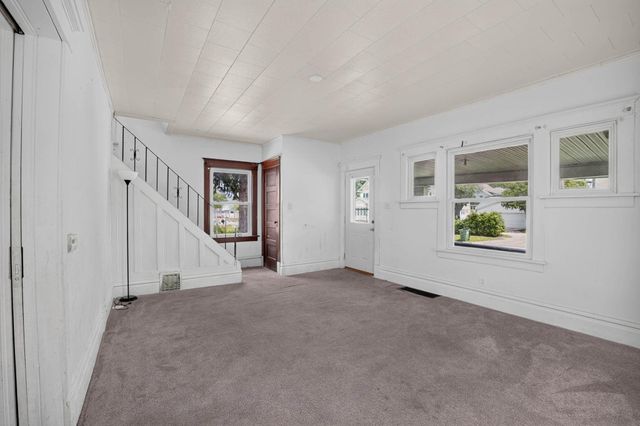 616 Kimball Avenue, Waterloo, IA 50701