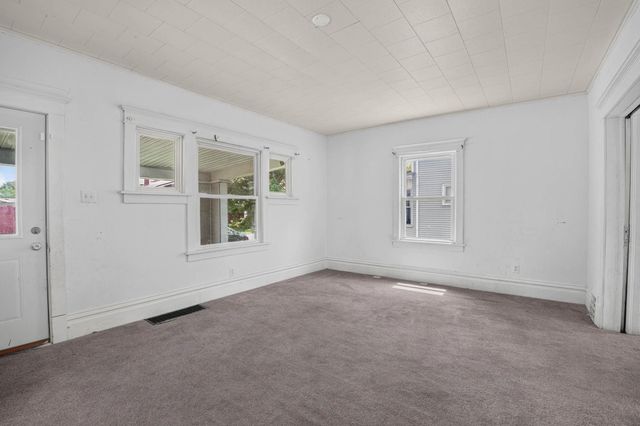 616 Kimball Avenue, Waterloo, IA 50701