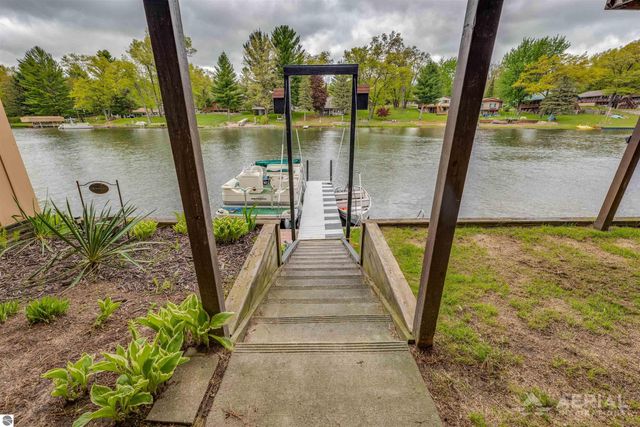 1929 Mohawk Trail, West Branch, MI 48661