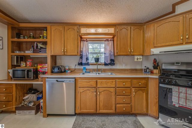1929 Mohawk Trail, West Branch, MI 48661