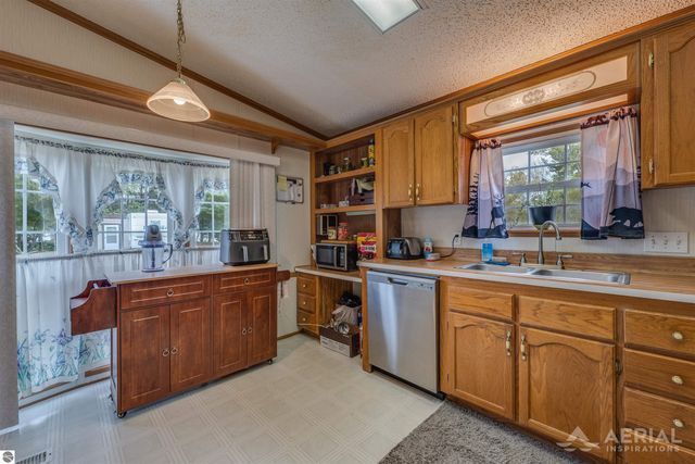 1929 Mohawk Trail, West Branch, MI 48661