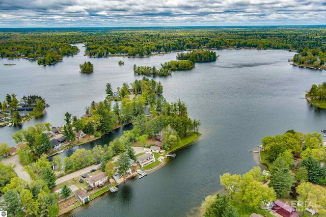 1929 Mohawk Trail, West Branch, MI 48661