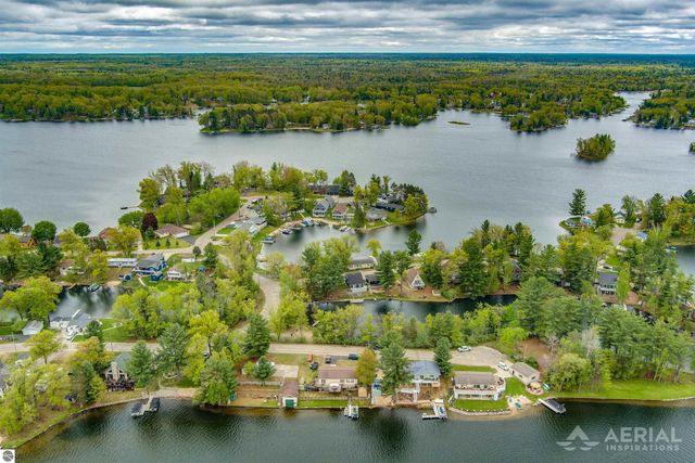 1929 Mohawk Trail, West Branch, MI 48661