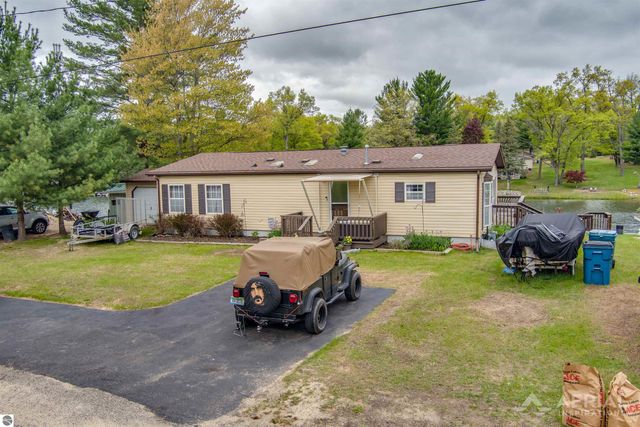 1929 Mohawk Trail, West Branch, MI 48661