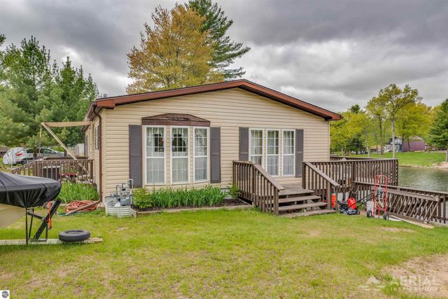 1929 Mohawk Trail, West Branch, MI 48661
