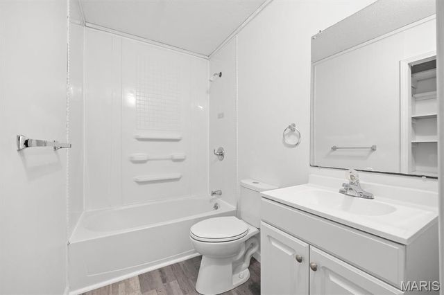 4821 Wick Mor Drive, Alton, IL 62002