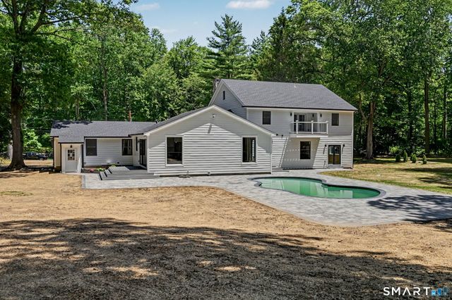 203 Wildflower Lane, Fairfield, CT 06824