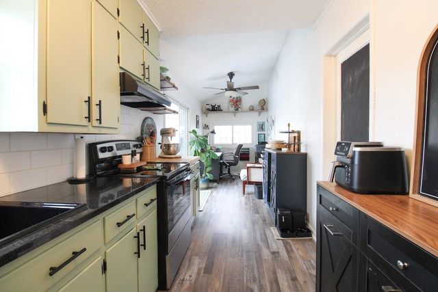 308 W Kirwin Ave, Salina, KS 67401