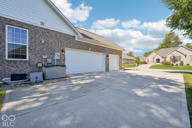 287 S Woodridge Drive, Pittsboro, IN 46167
