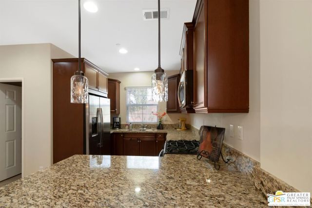 446 Via De La Paz, Palm Desert, CA 92211