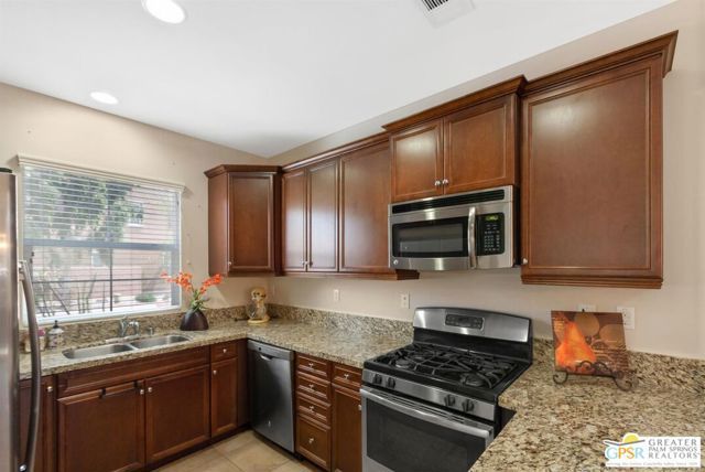 446 Via De La Paz, Palm Desert, CA 92211