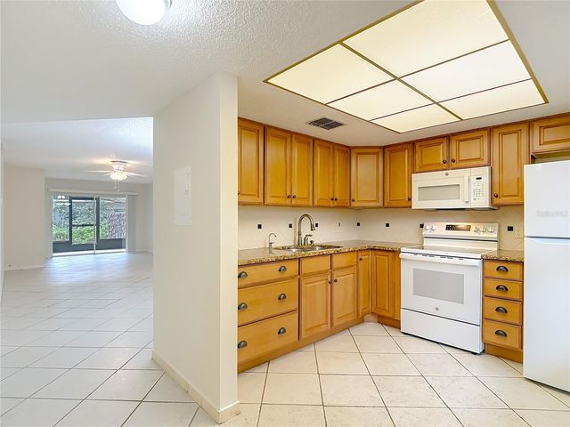 831 MAPLE COURT 109, Dunedin, FL 34698
