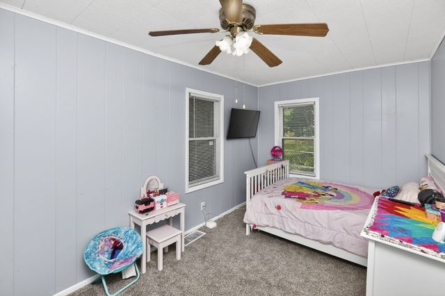 1235 E 34th Street, Des Moines, IA 50317