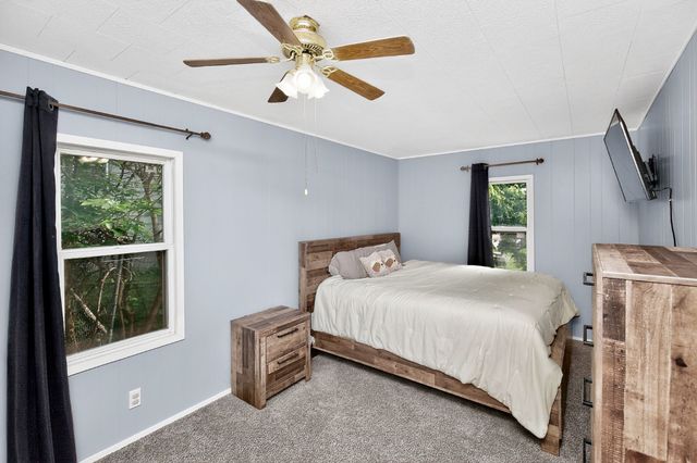 1235 E 34th Street, Des Moines, IA 50317