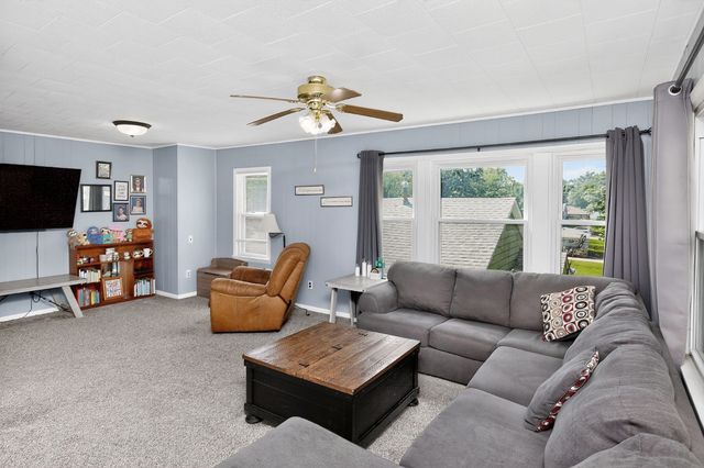 1235 E 34th Street, Des Moines, IA 50317