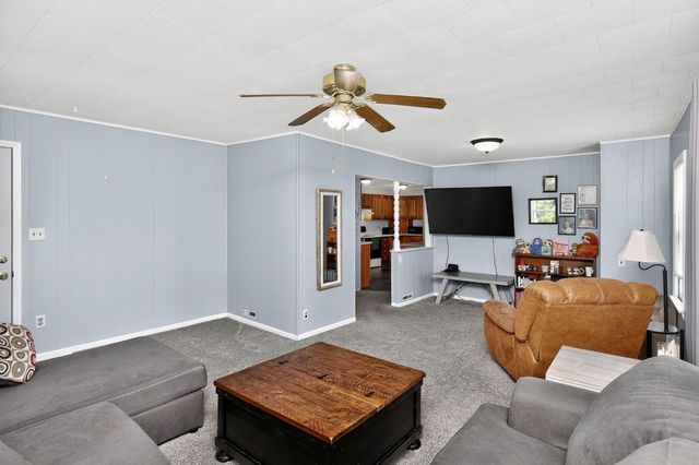 1235 E 34th Street, Des Moines, IA 50317