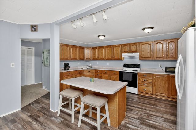 1235 E 34th Street, Des Moines, IA 50317