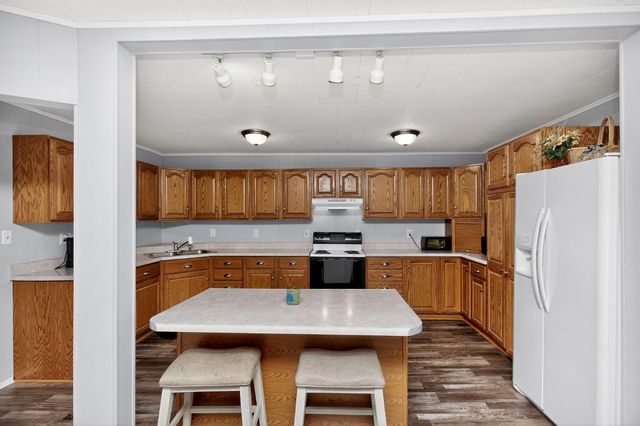 1235 E 34th Street, Des Moines, IA 50317