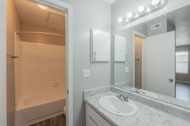 1122 Millview Drive 1106, Arlington, TX 76012