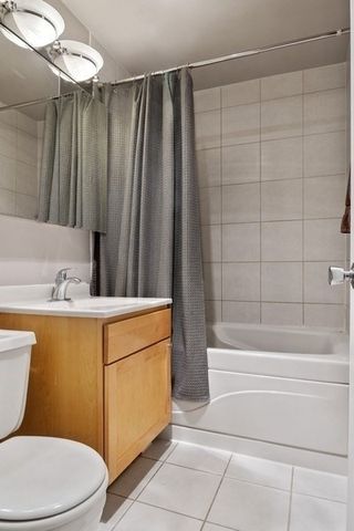 655 W IRVING PARK Road 4011, Chicago, IL 60613