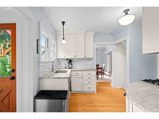 4403 Ne 32ND Pl, Portland, OR 97211