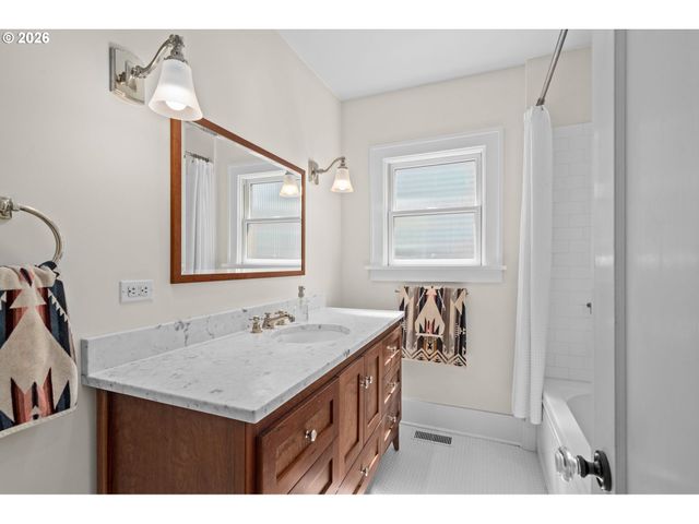 4403 Ne 32ND Pl, Portland, OR 97211