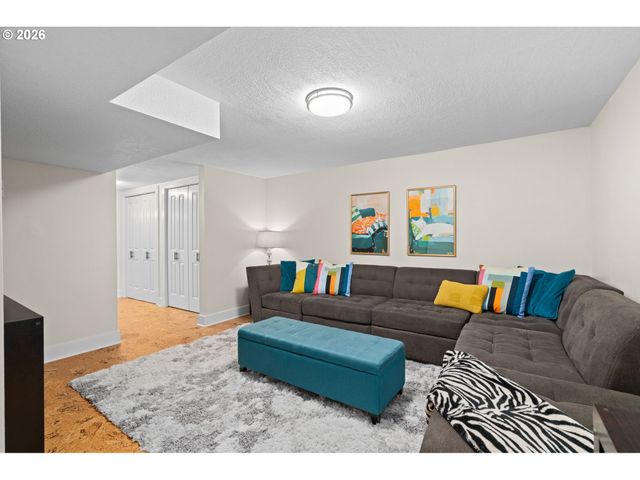 4403 Ne 32ND Pl, Portland, OR 97211