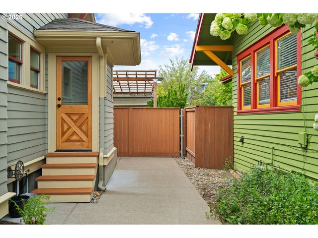 4403 Ne 32ND Pl, Portland, OR 97211