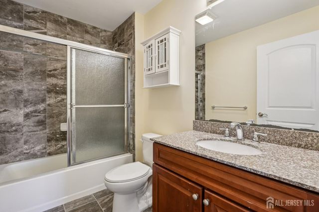 32 Cinder Road 3, Edison, NJ 08820